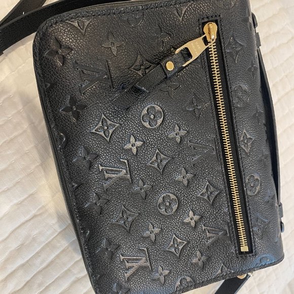 Louis Vuitton~ POCHETTE METIS~ Black - Picture 11 of 16